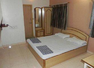 Hotel Shree Paras, Dhari 1